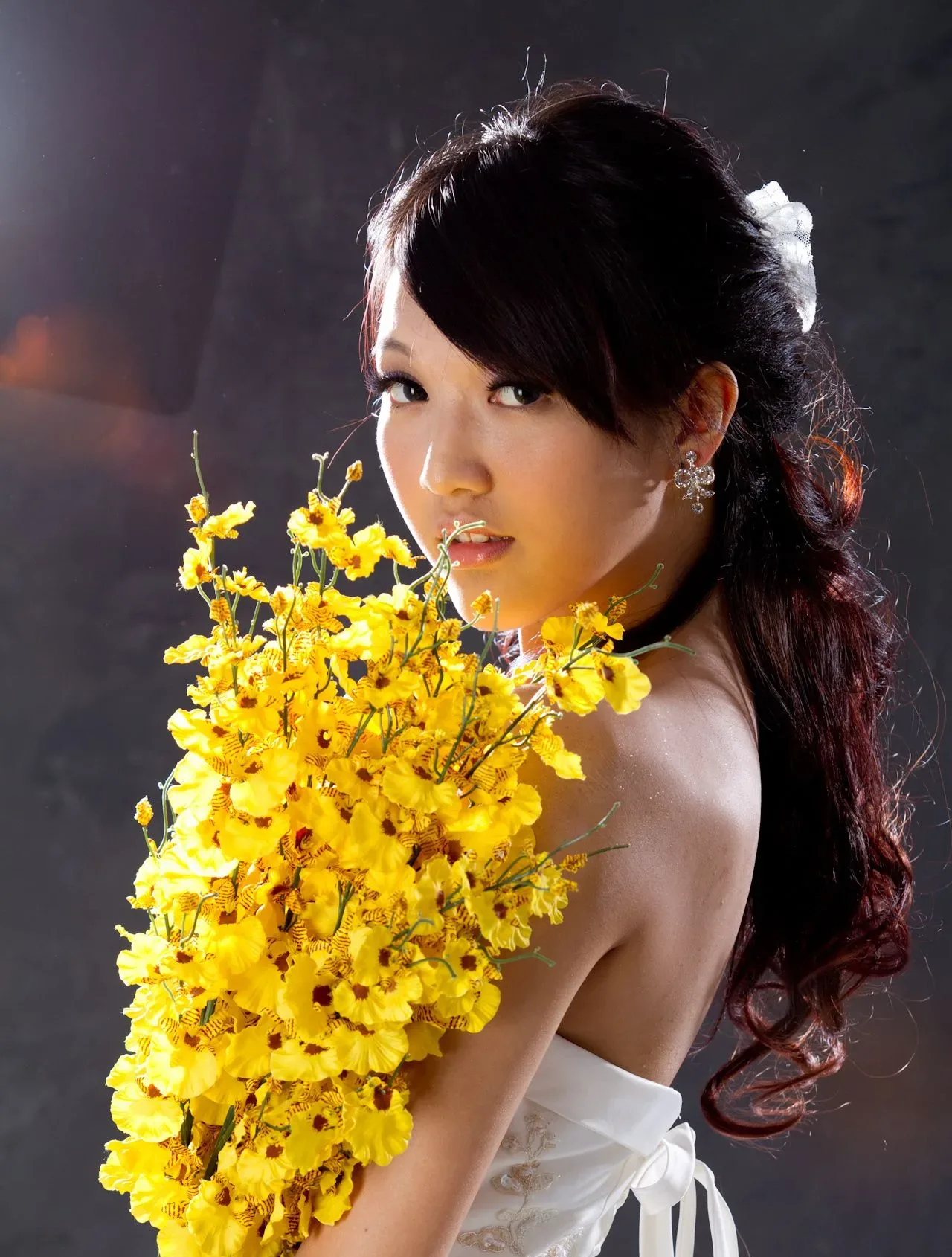 [Chương bổ sung BEAUTYLEG] Buổi chụp ảnh tại studio với bộ váy cưới màu trắng của Jill (Weiting) - 11