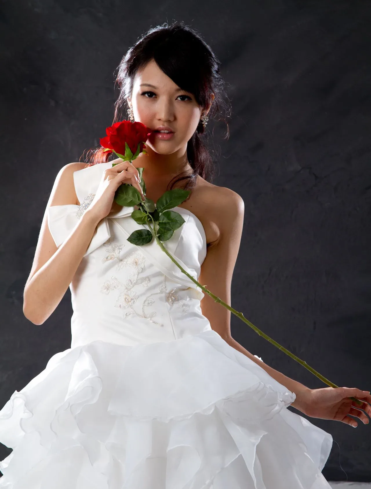 [Chương bổ sung BEAUTYLEG] Buổi chụp ảnh tại studio với bộ váy cưới màu trắng của Jill (Weiting) - 26