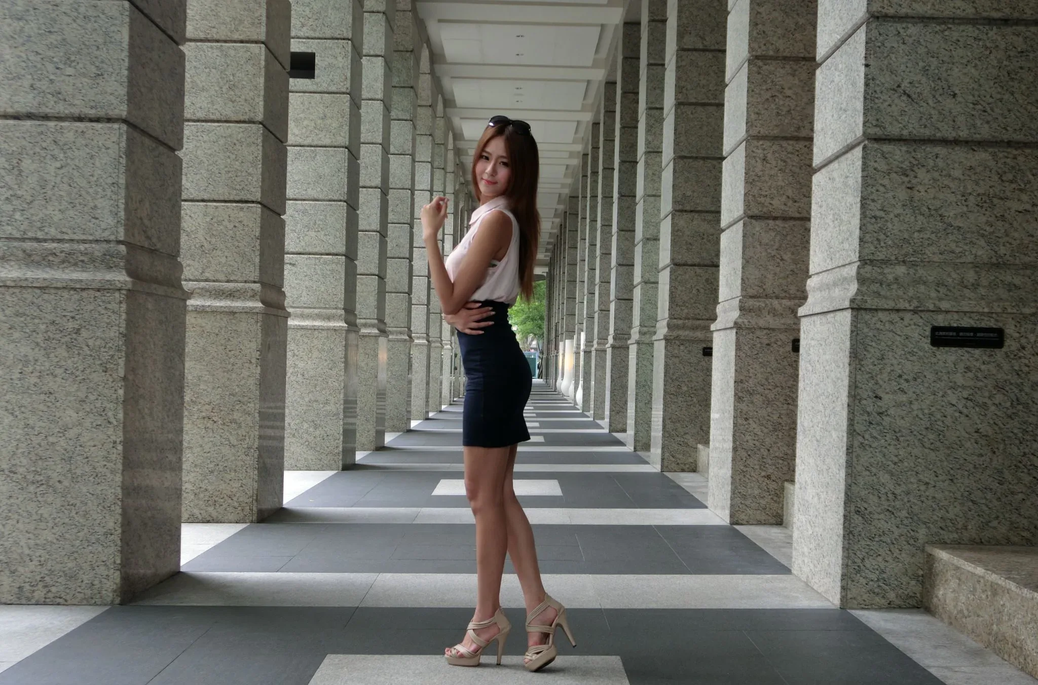 [Tập đặc biệt của Beautyleg] Winnie Xiaoxue - Buổi chụp ảnh ngoại cảnh tại khu mua sắm Xinyi - 90