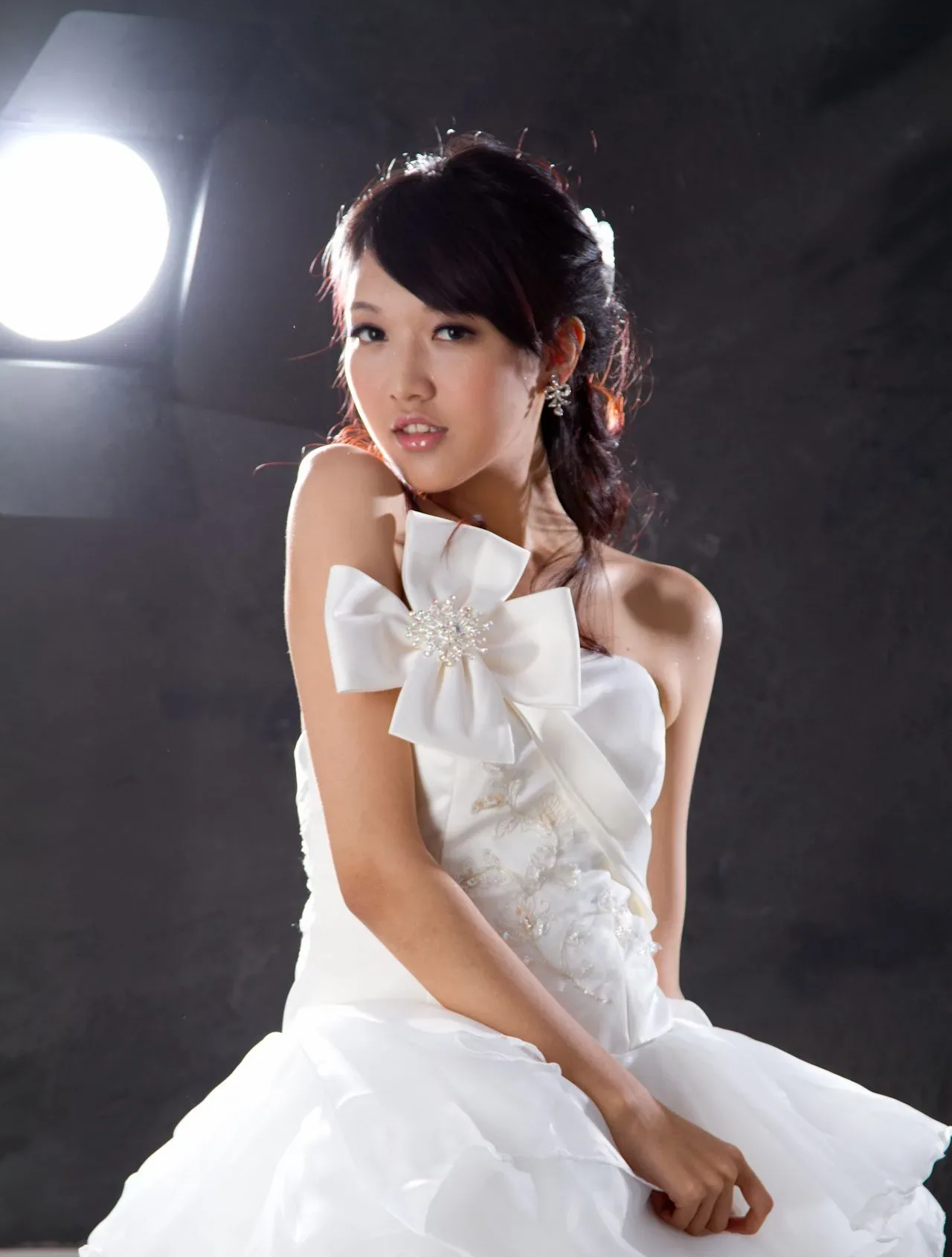 [Chương bổ sung BEAUTYLEG] Buổi chụp ảnh tại studio với bộ váy cưới màu trắng của Jill (Weiting) - 21