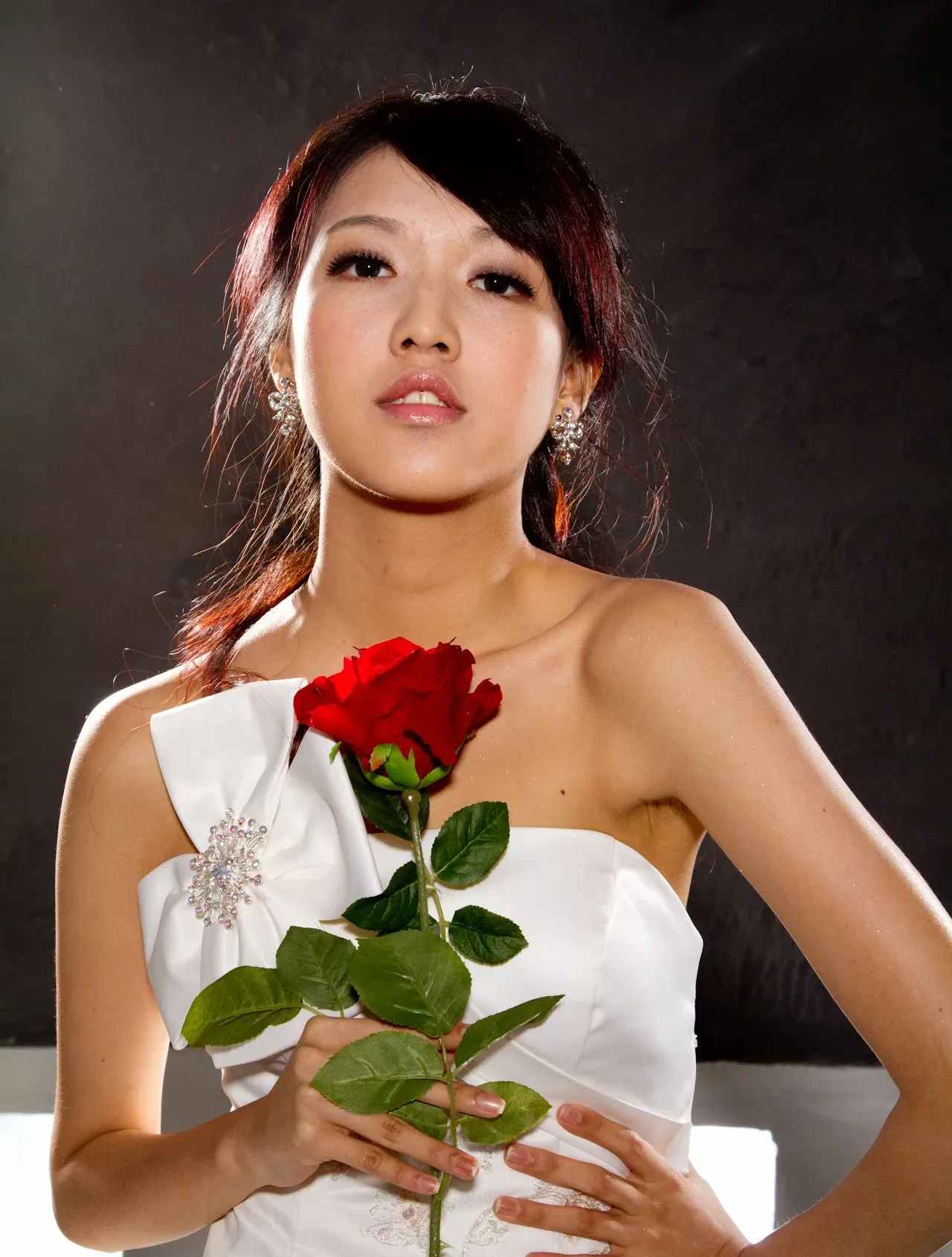 [Chương bổ sung BEAUTYLEG] Buổi chụp ảnh tại studio với bộ váy cưới màu trắng của Jill (Weiting) - 32