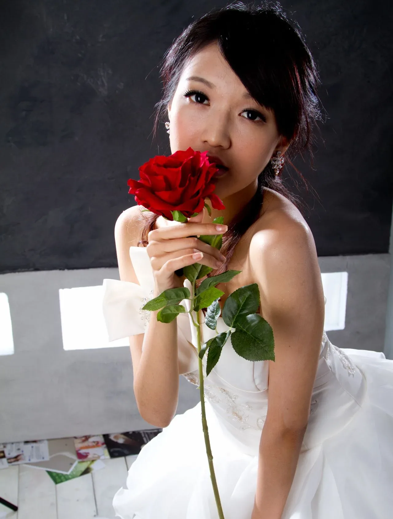 [Chương bổ sung BEAUTYLEG] Buổi chụp ảnh tại studio với bộ váy cưới màu trắng của Jill (Weiting) - 12