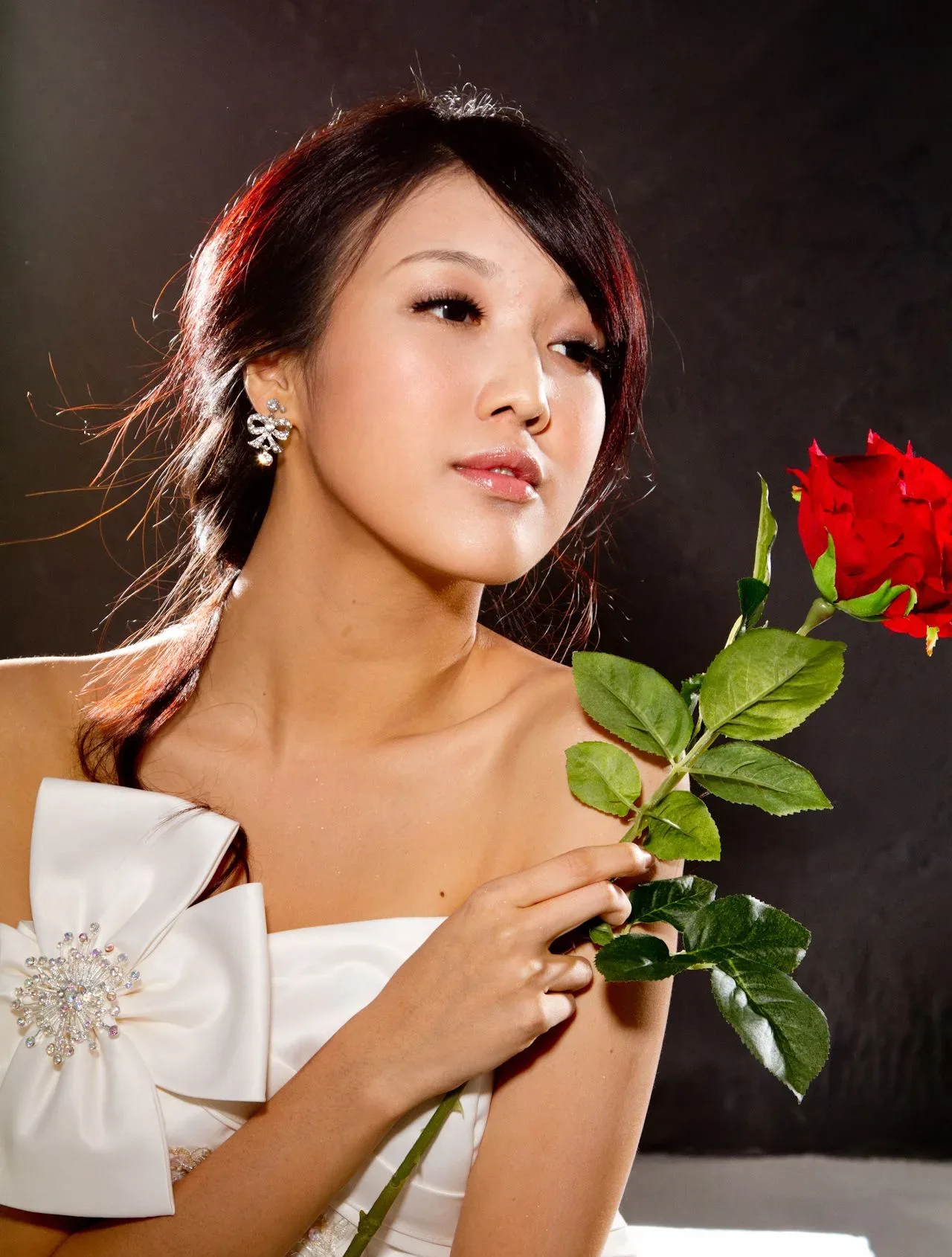 [Chương bổ sung BEAUTYLEG] Buổi chụp ảnh tại studio với bộ váy cưới màu trắng của Jill (Weiting) - 30